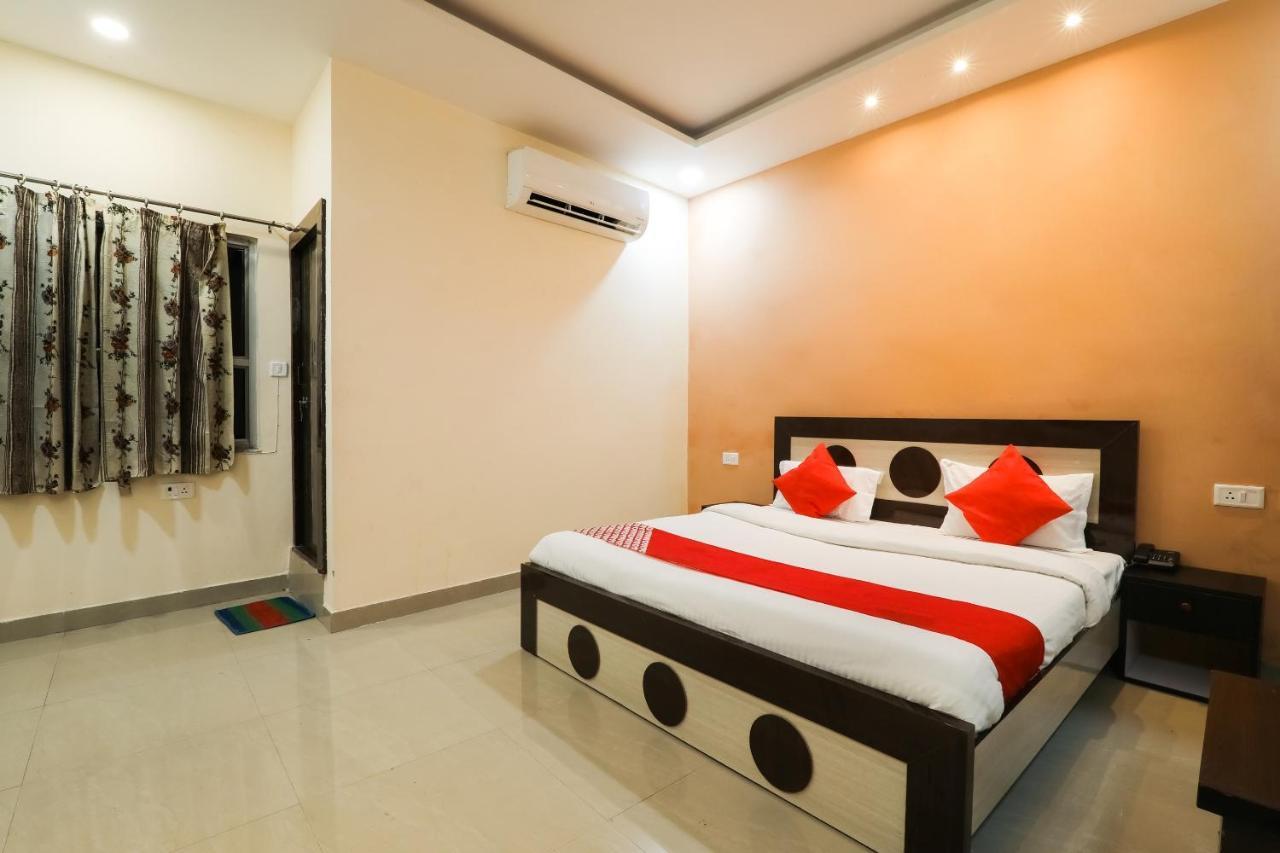 Oyo Flagship Krishna Regency Near Chaudhary Charan Singh International Airport Hotell Bijnaur Exteriör bild