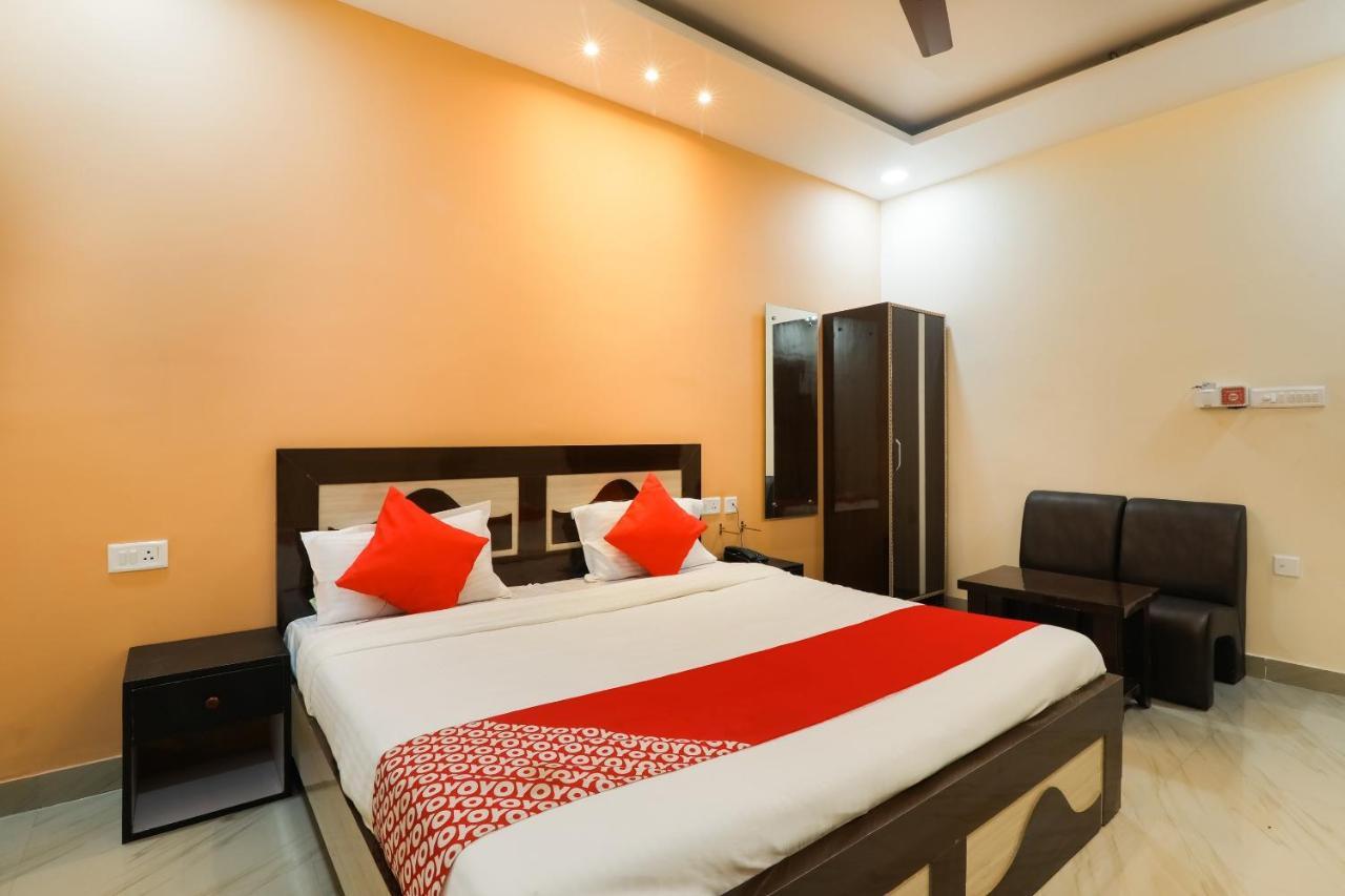 Oyo Flagship Krishna Regency Near Chaudhary Charan Singh International Airport Hotell Bijnaur Exteriör bild