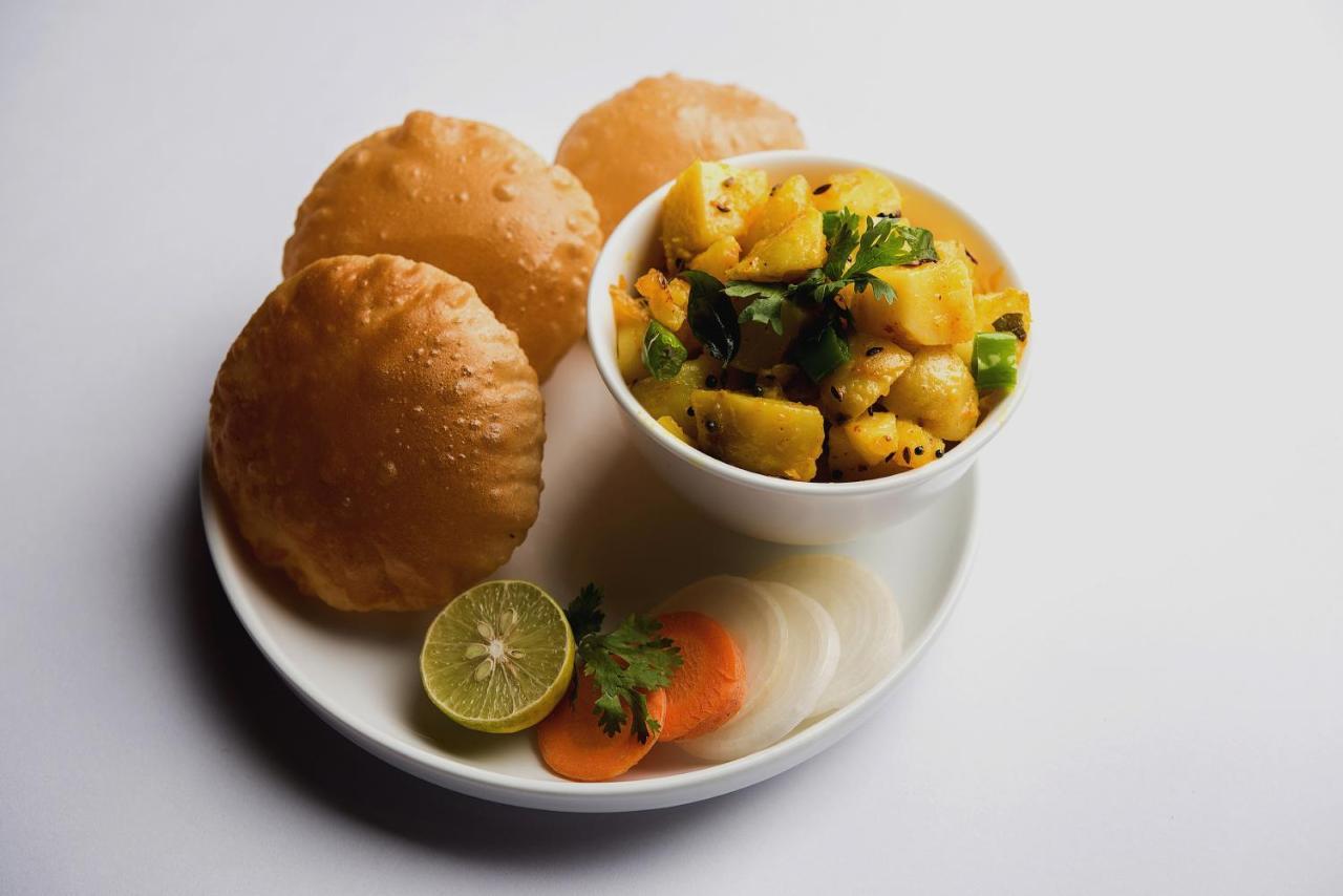 Oyo Flagship Krishna Regency Near Chaudhary Charan Singh International Airport Hotell Bijnaur Exteriör bild
